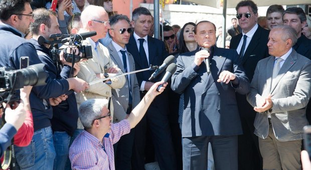 Berlusconi, attacco choc a Di Maio: «Lo prenderei per pulire i cessi»