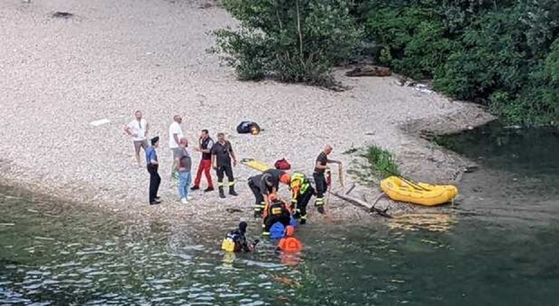 Si tuffa nel Brenta e scompare davanti alla moglie: 27enne trovato morto dai sommozzatori