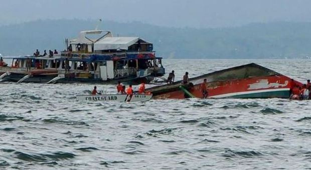 Filippine, si ribalta un traghetto: è strage. Morte almeno 36 persone, 19 dispersi