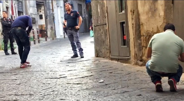 Napoli, la stesa del 25 aprile: nuovo raid a pochi passi dal Policlinico