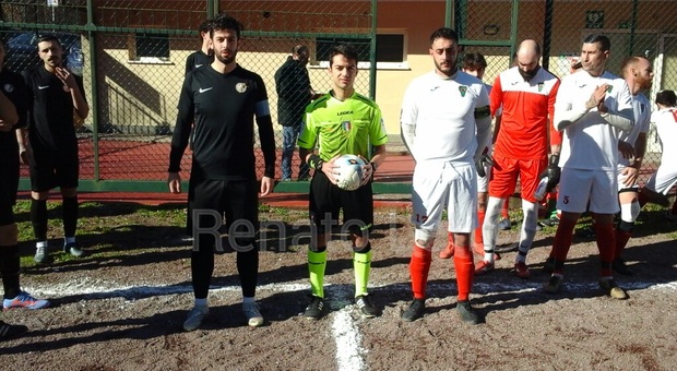 Casperia e Accademia Sporting Roma all'ingresso in campo