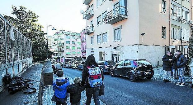 Napoli, il quartiere si chiude tra paura e indifferenza