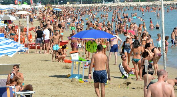 La Riviera e i grandi numeri della stagione estiva: ecco il confronto con Senigallia