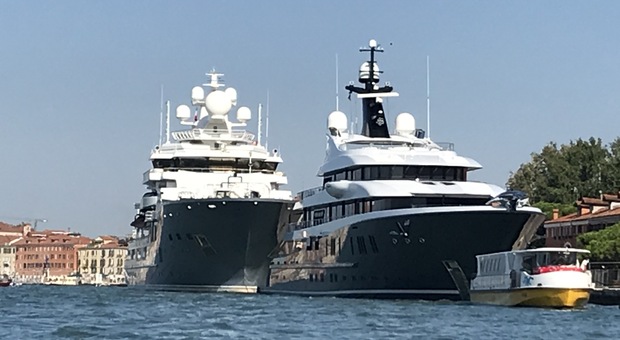 Yacht ormeggiati a Venezia