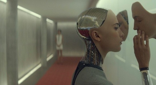 "Ex machina": il sogno maledetto della donna robot per un debutto d'alta classe