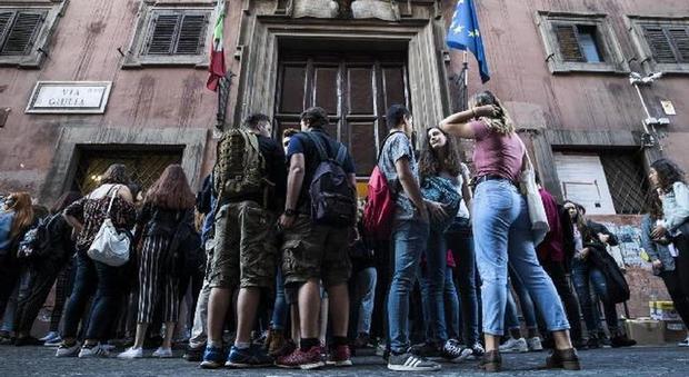 Roma, il piano dei presidi nei licei: ronde anti-occupazioni