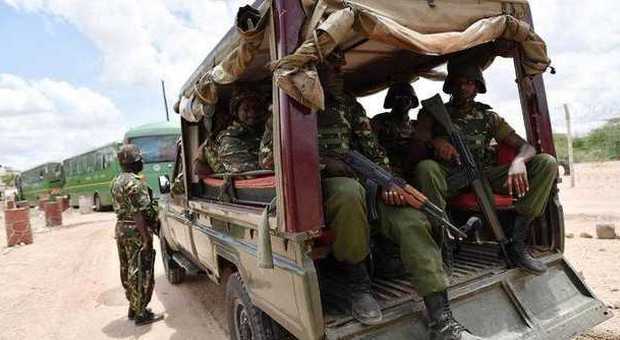 Il Kenya bombarda basi al-Shabaab in Somalia: l'offensiva aerea dopo il massacro al campus