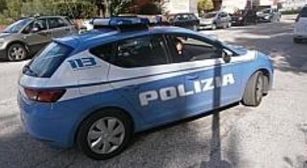 Ancona, rapina e minacce nel negozio Dipendente chiama il 113, due in manette