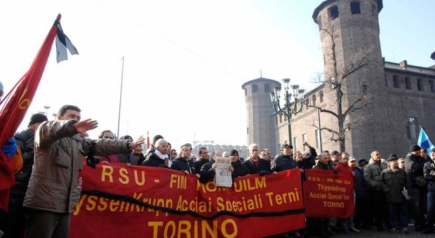 Terni, sirene spiegate in Ast per ricordare le vittime di Torino Il sindaco: “Ferita ancora aperta”
