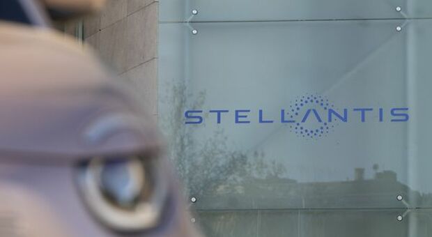 Stellantis cerca accordo con governo britannico per fabbrica Vauxhall/Opel