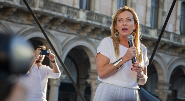 Elezioni 2022, il centrodestra unito tenta l'ultimo assalto a Napoli nella roccaforte M5S