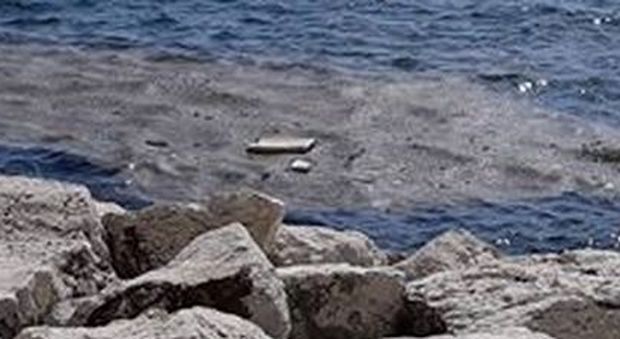 Il mare ancora non bagna Napoli: 120 milioni mai spesi per disinquinare il Golfo