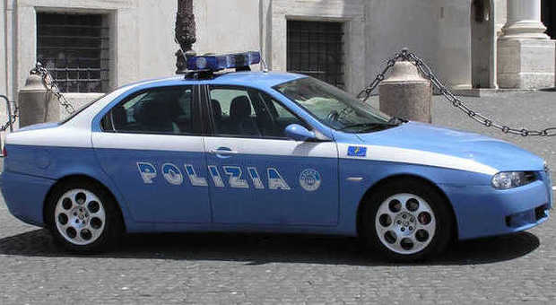 Roma, arrestata la banda dei poliziotti rapinatori: due agenti arrestati dai colleghi della Stradale