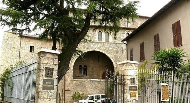 Giornata delle dimore storiche, domenica 21 ottobre porte aperte nella casa-fortezza dei papi di Anagni