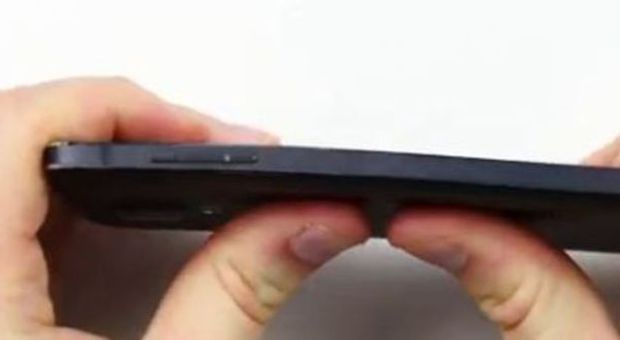 Il Galaxy Note 4 come l'iPhone 6: il phablet Samsung si piega