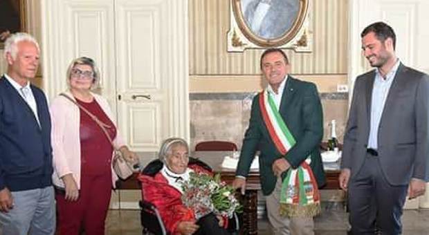 Due guerre mondiali, la fame e il boom economico: Maria Carmela compie 105 anni