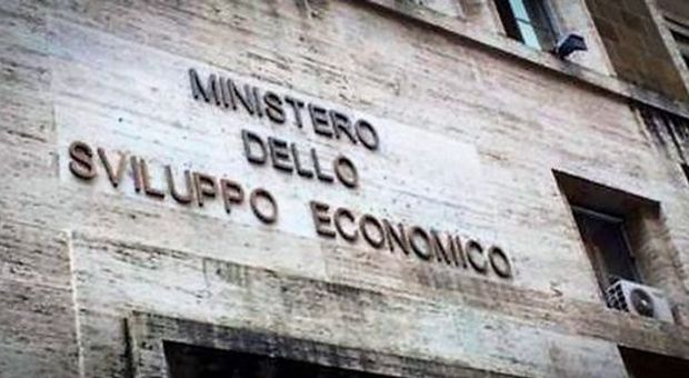 Jabil Italy, Mise: "Sospendere il licenziamento collettivo dei 350 lavoratori"