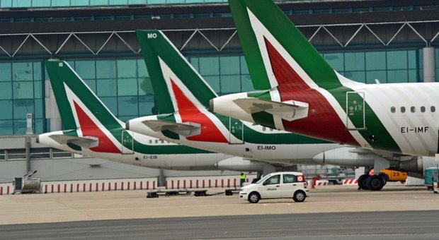 Alitalia riparte dalle Ferrovie, al decollo il nuovo colosso di Stato