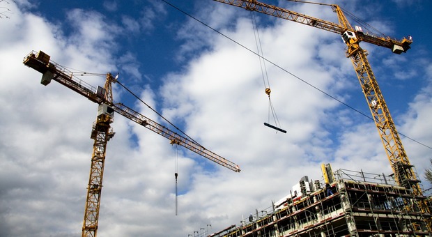 Sicurezza nei cantieri edili: 7 aziende su 8 irregolari e 5 lavoratori in nero