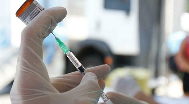 Genitori no vax ma i figli minorenni chiedono di essere vaccinati contro il Covid