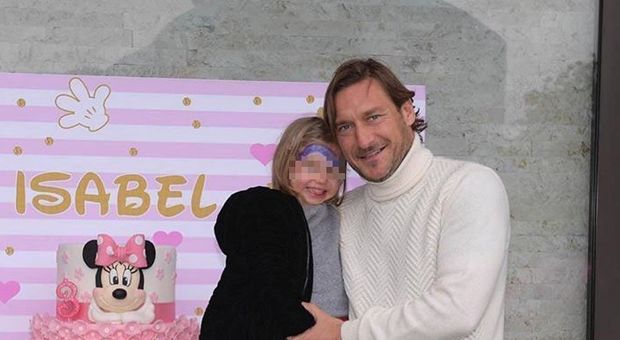 Francesco Totti festeggia il compleanno della piccola Isabel: il post su Instagram è tenerissimo