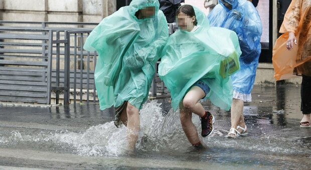 Piano anti-piogge a Roma: «In campo 4,5 milioni per fronteggiare bombe d’acqua e allagamenti in città»