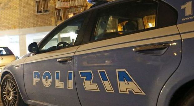 Pietre dal cavalcavia di San Giovanni, due poliziotti feriti