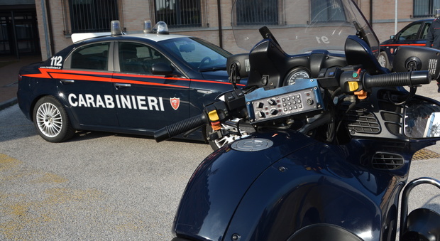 Tenta il suicidio, il cuore si ferma: i carabinieri lo salvano in extremis