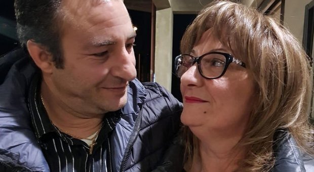 Francesca Petrolini e il compagno Rocco Bava uccisi in tabaccheria: caccia all'ex fidanzato di lei