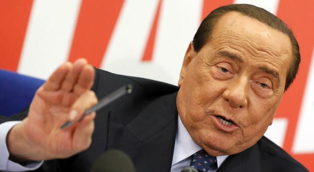 Covid, Berlusconi sta meglio: «Virus terrificante, non lo auguro a nessuno»