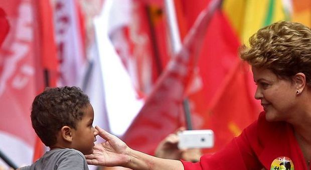 «Muito obrigada», Dilma Rousseff ringrazia gli elettori via Twitter