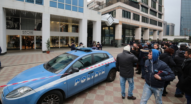 Napoli, rapina iPhone al Centro direzionale: senegalese rintracciato e arrestato