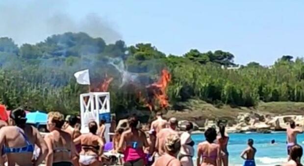 Otranto, incendio vicino al lido "La Castellana": paura fra i bagnanti