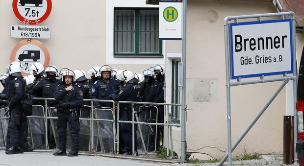 «Assalto di migranti al Brennero». Vienna: no, è una “fake news”