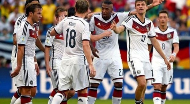 Mondiali, comanda il Bayern: i bavaresi ai quarti con 10 giocatori