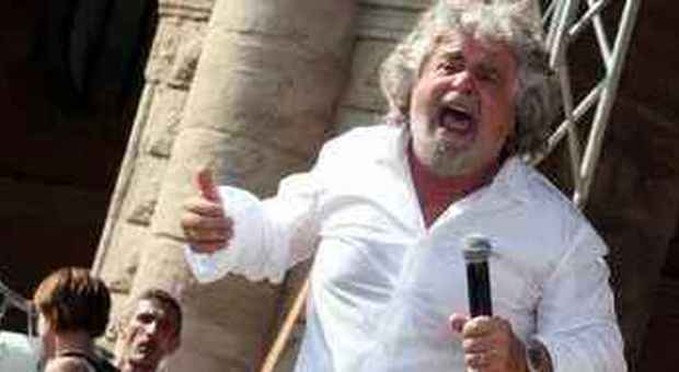 Beppe Grillo a Bologna (foto Michele Nucci - Ansa)