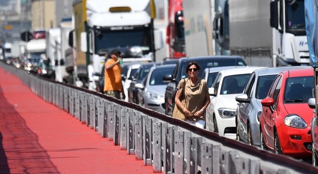 Caos in A14, Autostrade per l'Italia dimezza il costo dei pedaggi