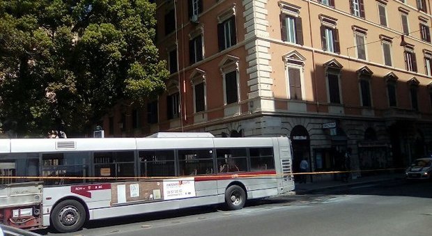 Roma, donna investita da autobus in viale Giulio Cesare: ricoverata in codice rosso