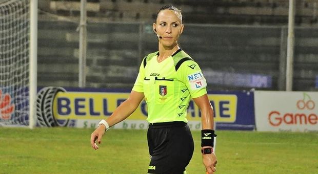 Annulla un gol all'Avellino: sul web insulti sessisti contro guardalinee donna
