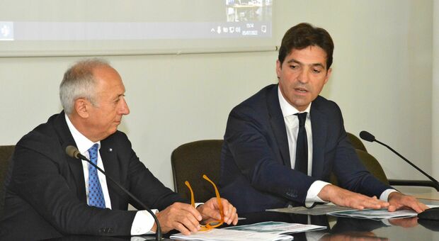 L'assessore regionale alla salute Filippo Saltamartini e il Governatore Francesco Acquaroli