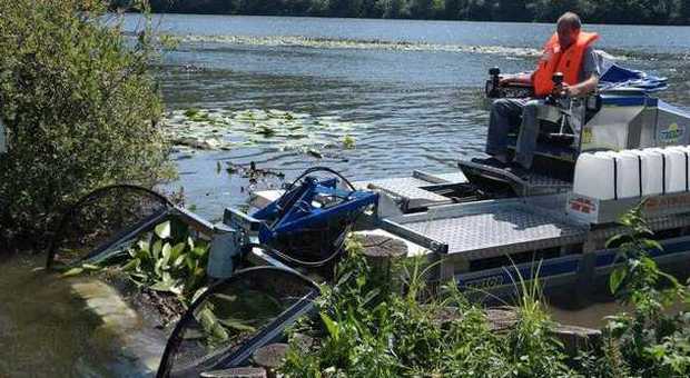 In autunno al lago di Fimon entrerà in funzione Truxor, mezzo anfibio destinato a ripulirlo da alghe e piante