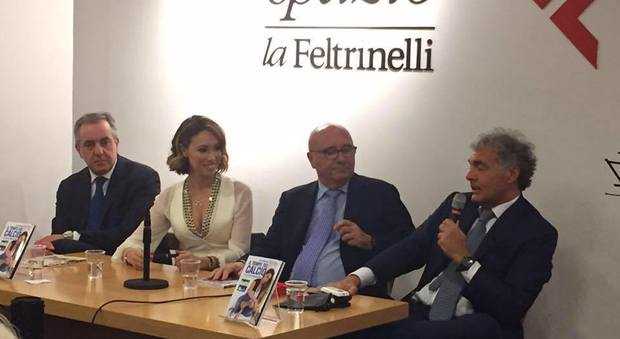 Claudia Mercurio presenta «Il tempo del calcio»: successo alla Feltrinelli