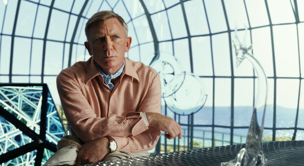 Da 007 a detective per un delitto su un'isola greca: Daniel Craig e un cast stellare nel film "Glass Onion"