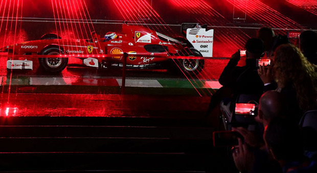 Un momento dello show per i festeggiamenti dei 70 anni della Ferrari svolto a Maranello