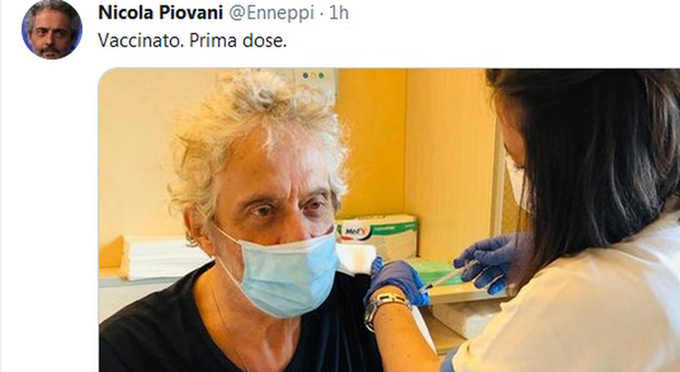 Nicola Piovani si è vaccinato, l'annuncio su Twitter: «Prima dose»