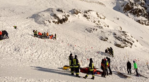 Valanga in Trentino: travolti 4 scialpinisti, morto ragazzo di 28 anni