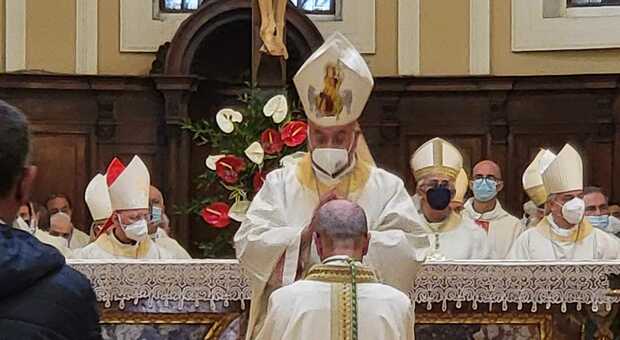Monsignor Salvucci, fresco di ordinazione episcopale, si presenta ai nuovi fedeli: «Pesaro ora sei tu la mia casa»