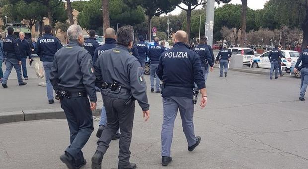 Roma, non li accetta in hotel perché senza documenti: portiere malmenato e rapinato