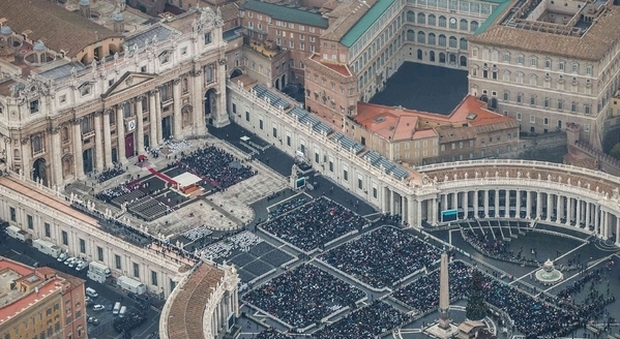 Pedofilia, il Vaticano non può essere denunciato insieme ai sacerdoti: per la Santa Sede vale l'immunità