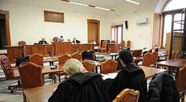 Un'aula del tribunale di Fermo